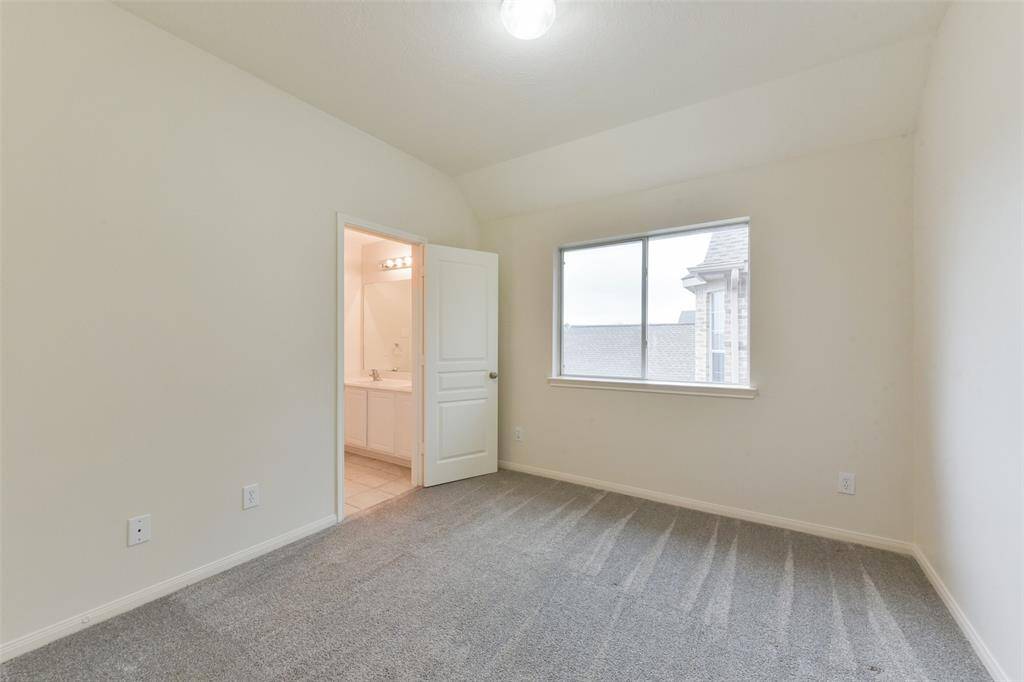 Secondary bedroom