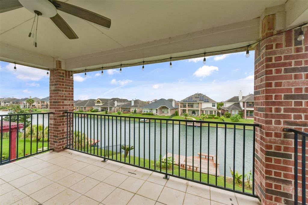 Balcony in the back  overlooking lake