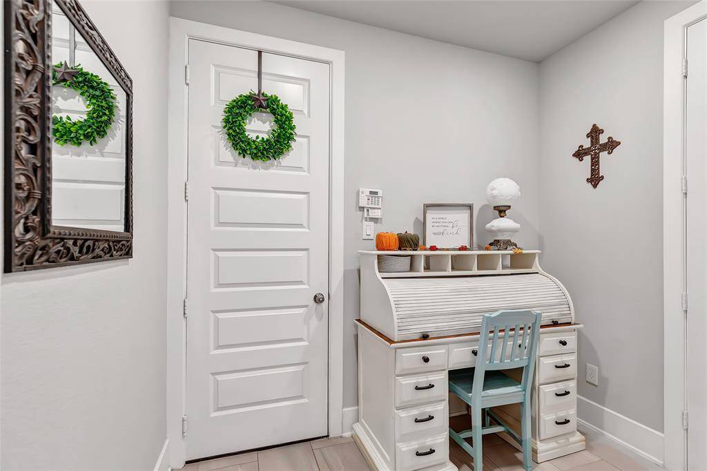 Another view of mud room
