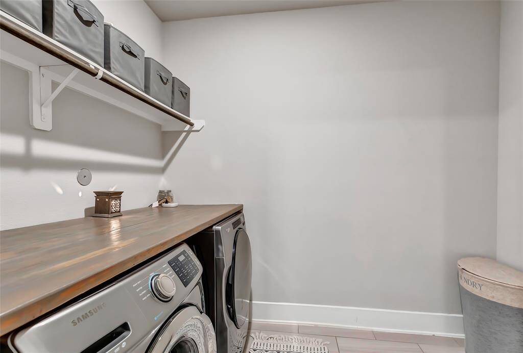 Spacious laundry