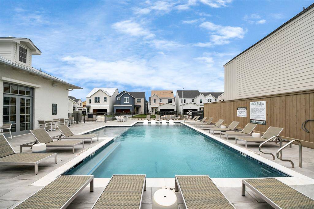 A refreshing resort-style pool area with Grilling Station.