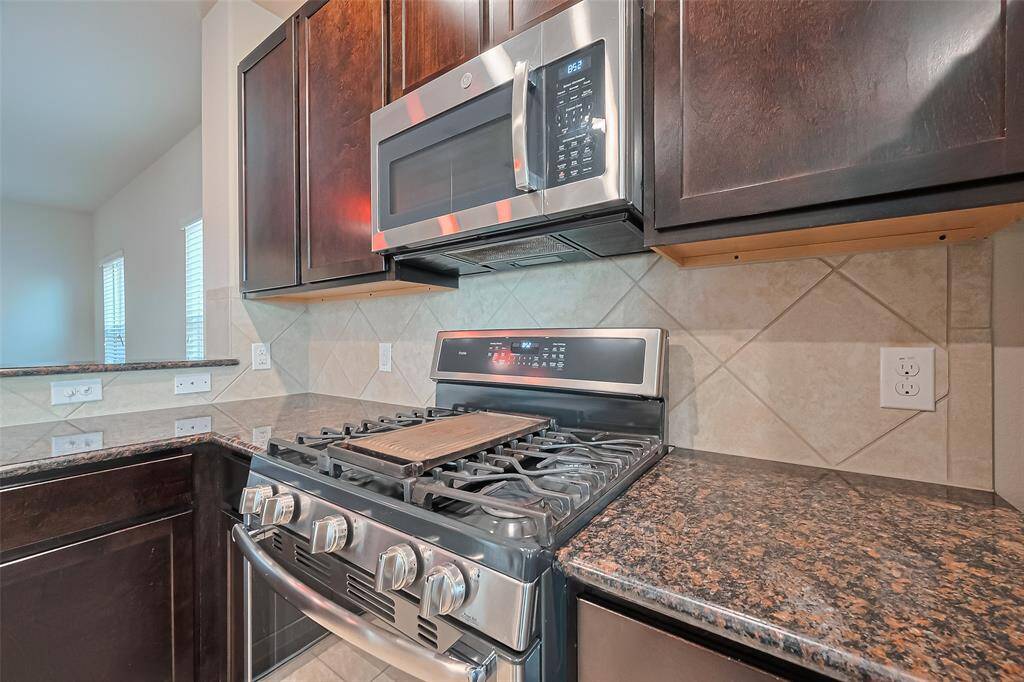 Gas cooktop and microwave