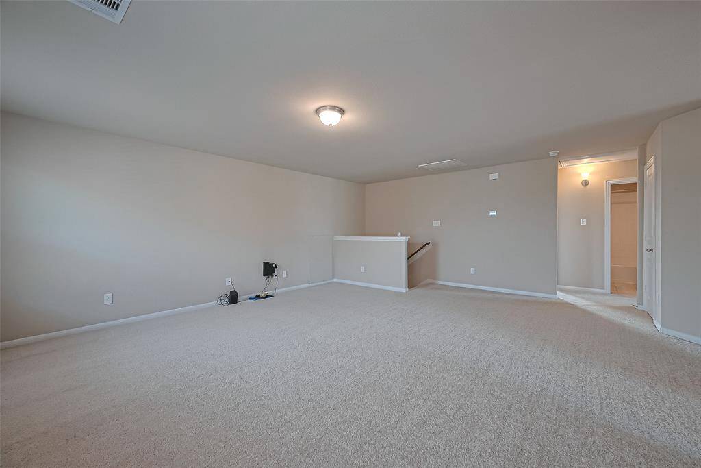 Very spacious game room area