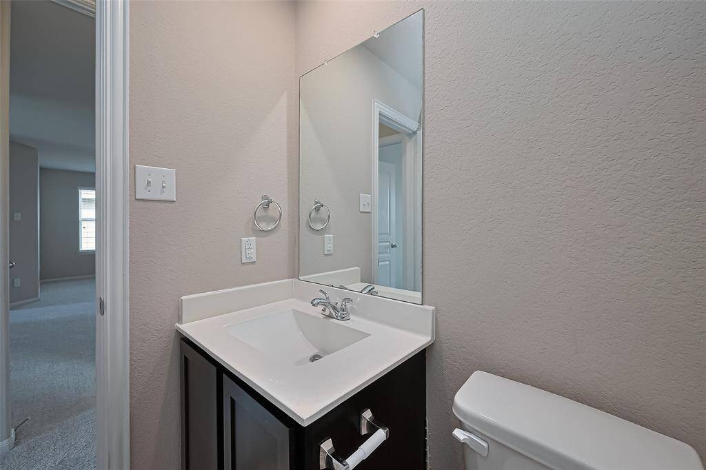 Secondary bathroom upstaris
