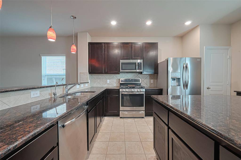 Spacious kitchen