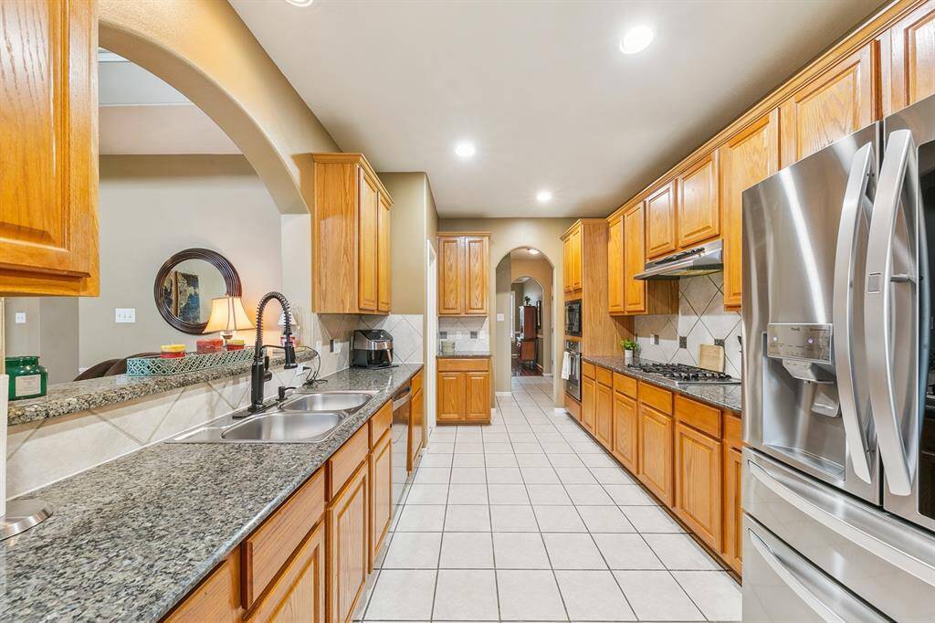 Pretty and hardworking kitchen that handles everyday living with grace!
