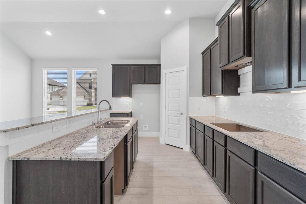 The neighborhood features 867 lots with 30 acres of ponds, trails and recreational green space. Residents enjoy easy access to a business park featuring 300 acres of restaurants, retail and office space.