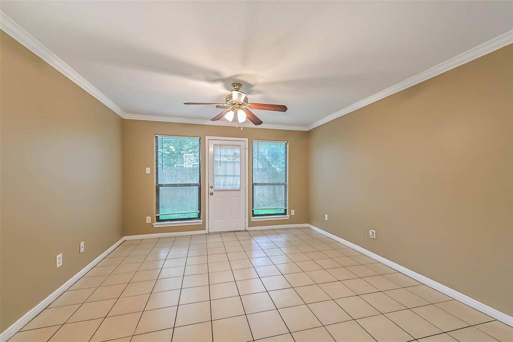 Townhome comes with all appliances