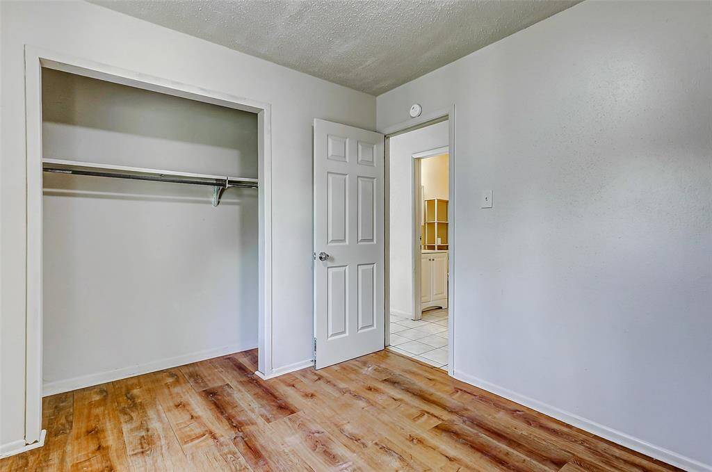 walk-in size closet