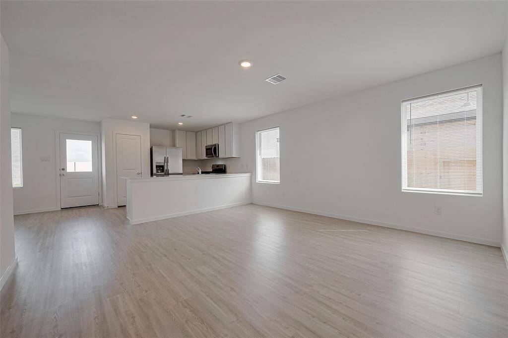 Beautiful new home with open floor plan
