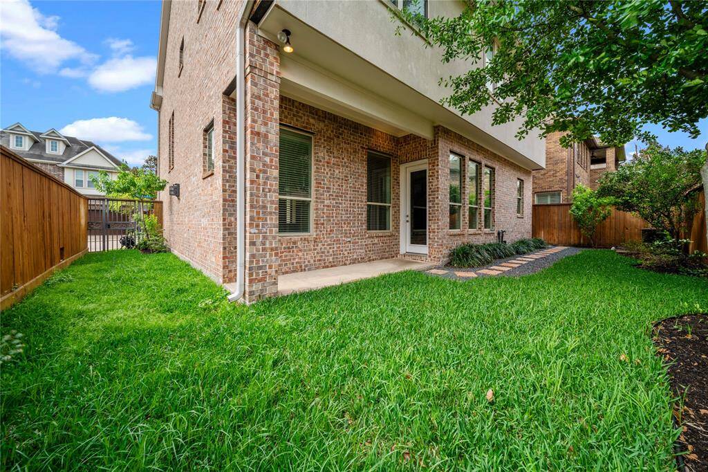 Enjoy a low-maintenance backyard, ideal for easy outdoor relaxation.
