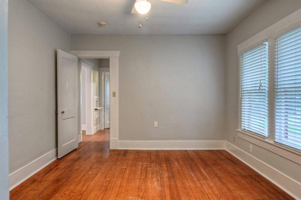 Leaving to the second bedroom