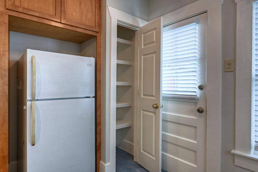 New stainless fridge in place. This fridge is now in the garage