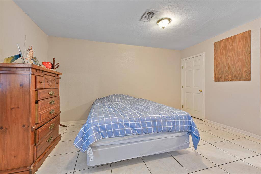 The bedrooms offer ensuite bathrooms.