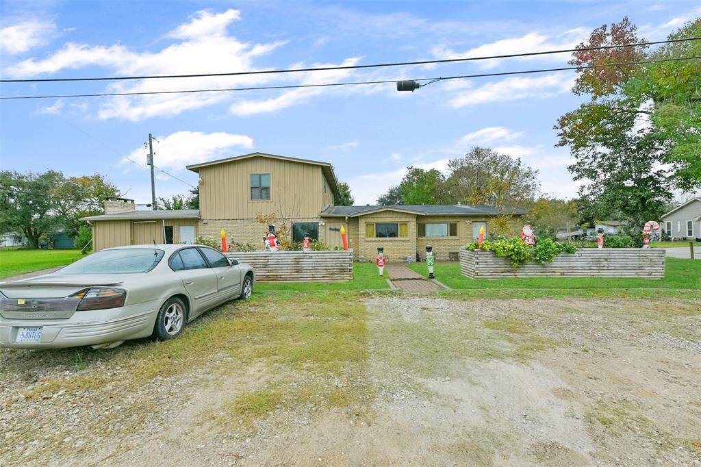 Ample parking for owners, tenants and guests.