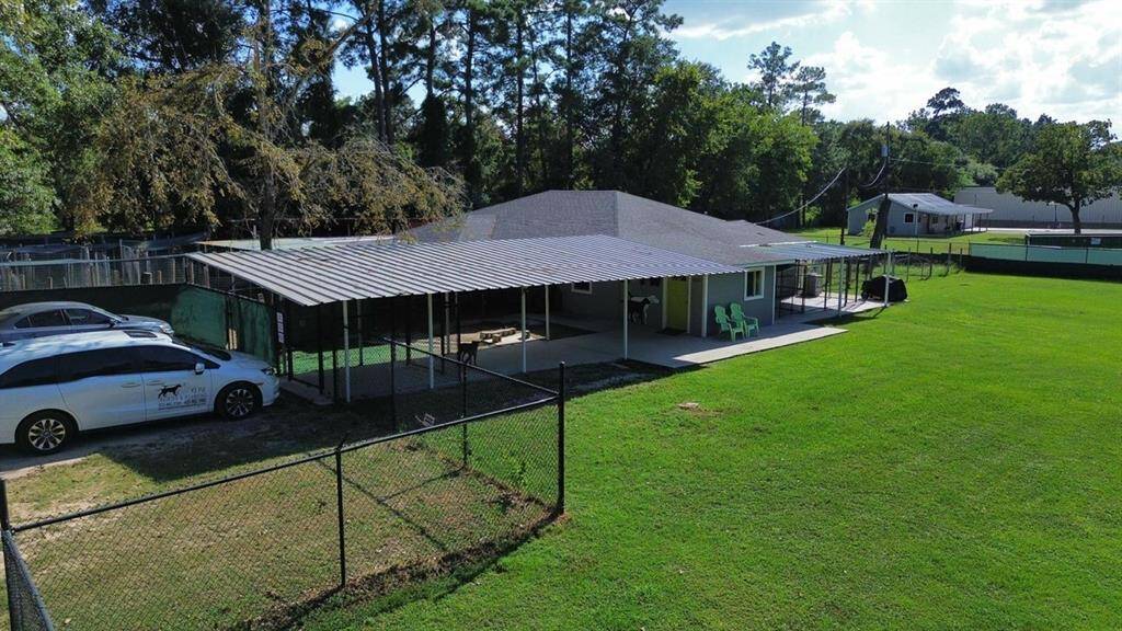 Welcome to this beautiful and peaceful property