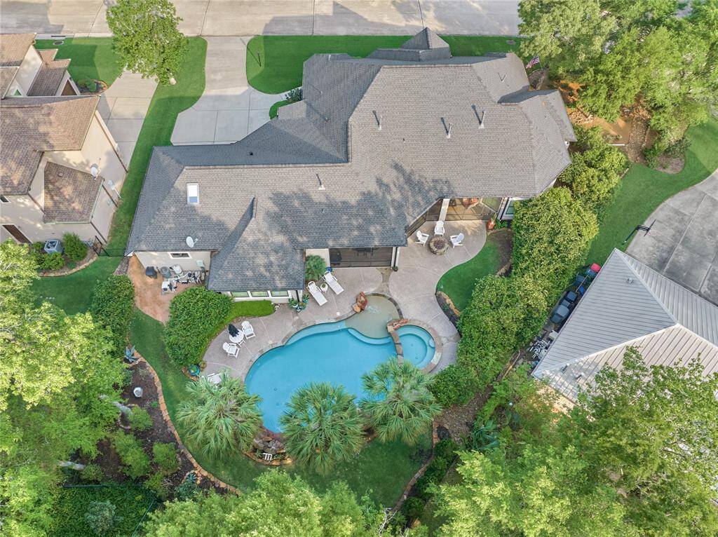 Ariel view of this sprawling estate on an oversized lot of almost 18,000sf.