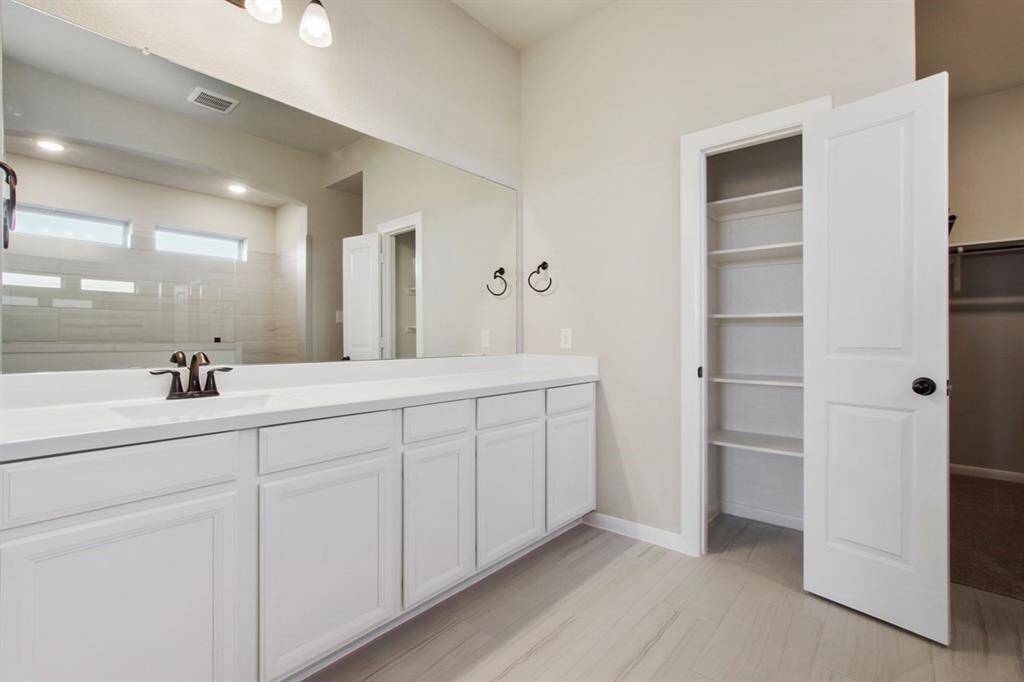 REPRESENTATIVE PHOTO- Photo does not represent actual home options and selection. Ask Sales consultant for specific selections.