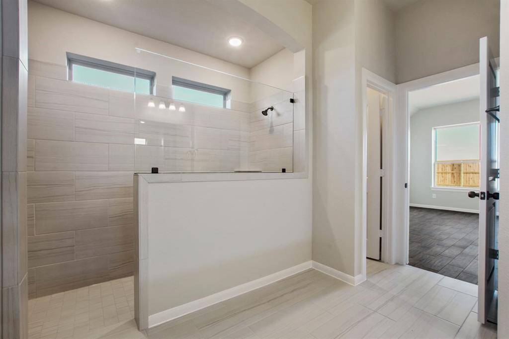REPRESENTATIVE PHOTO- Photo does not represent actual home options and selection. Ask Sales consultant for specific selections.