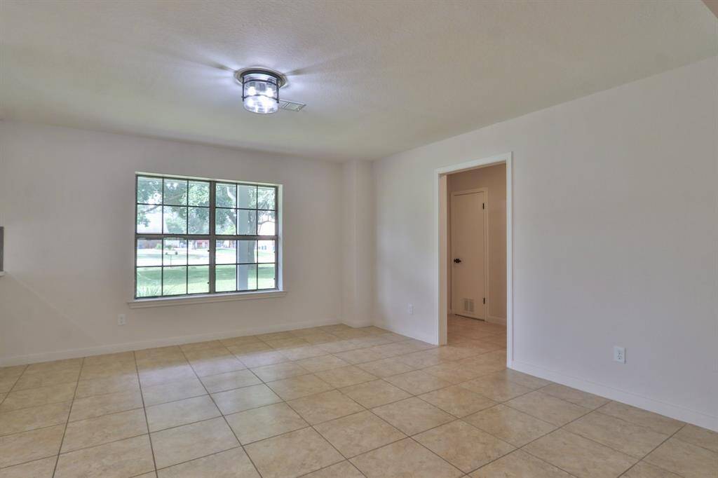 DINING ROOM AREA