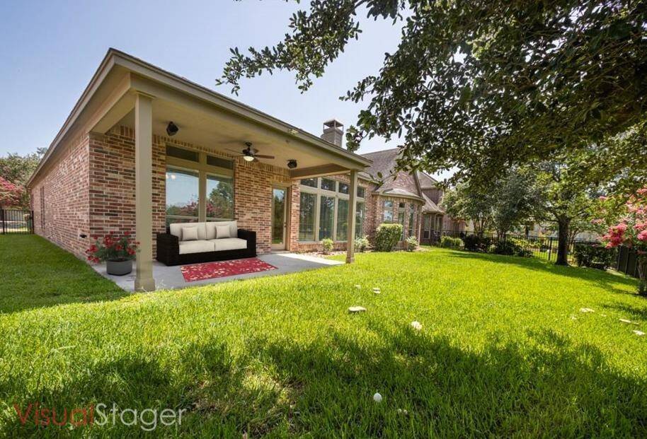 Full sprinkler system and fully fenced backyarddeliver a well-maintained green space for all toenjoy