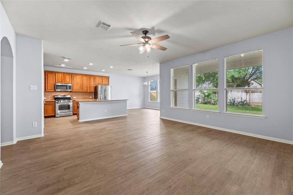 Living room that opens up into the kitchen
