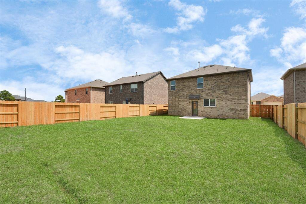 *Spacious Back Yards! All homes offer massive fully fenced back yards!