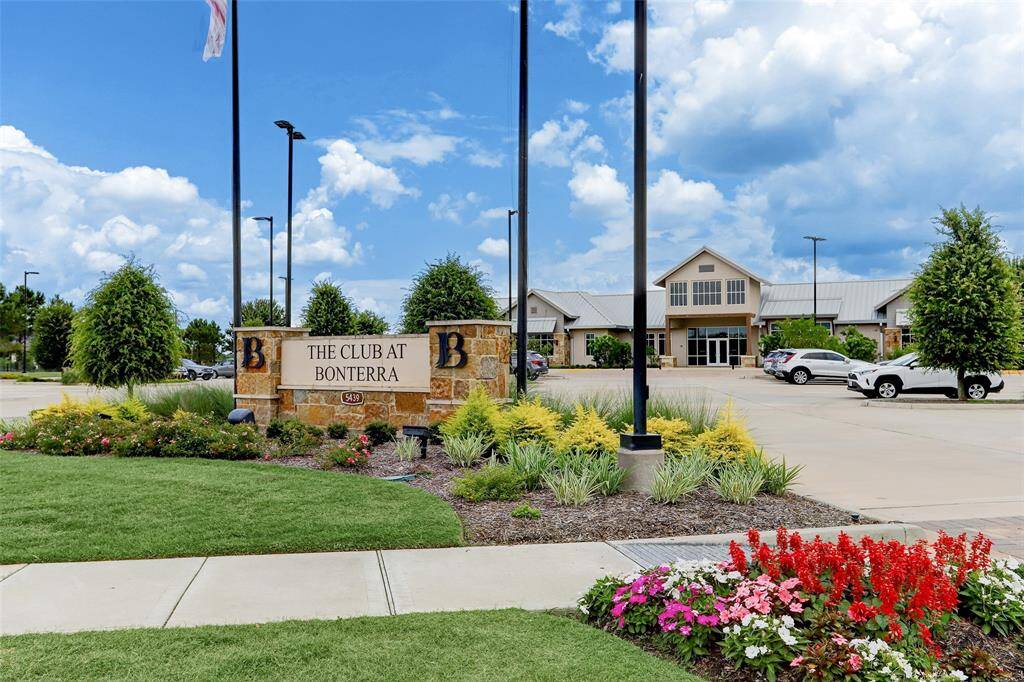 At the clubhouse there are over 30 different clubs, a full time activity director who plans Bonterra fun events, work out room, spa room, and dance room all for your enjoyment.