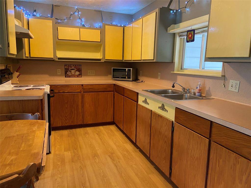 All new appliances in the kitchen