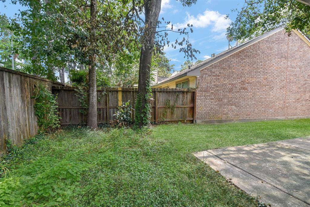 The entire yard exudes privacy.