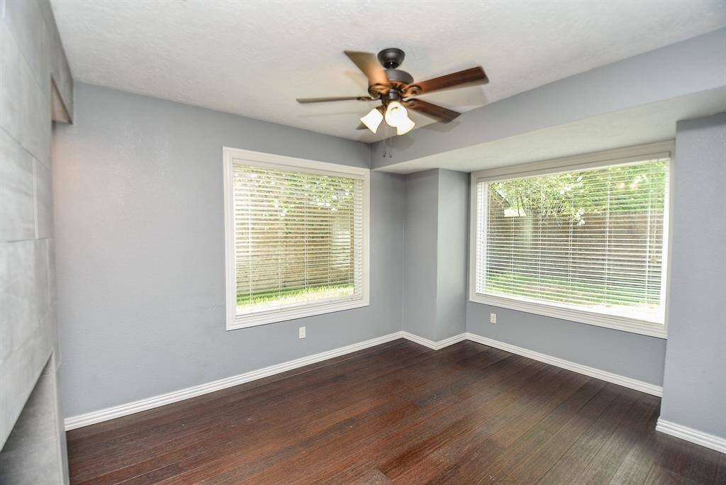 Lots of natural light makes this a perfect area to work in and still be able to see out.
