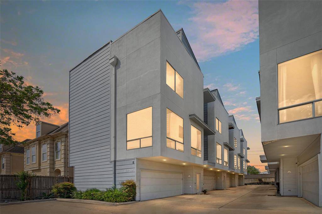 Welcome to 5712 Winsome Lane Unit C, a modern multi-level townhome situated in the heart of the Galleria area. This sleek and stylish residence features a contemporary design with large windows, a private two-car garage, and a well-maintained community setting. Conveniently located near shopping, dining, and major highways for easy access to the city.