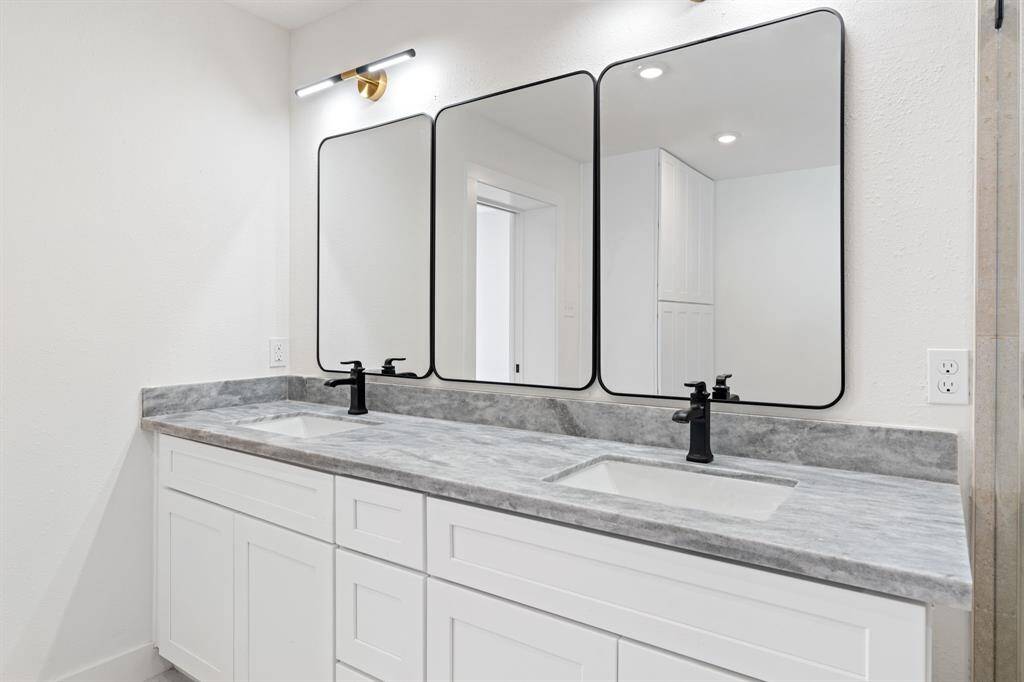 Double vanity