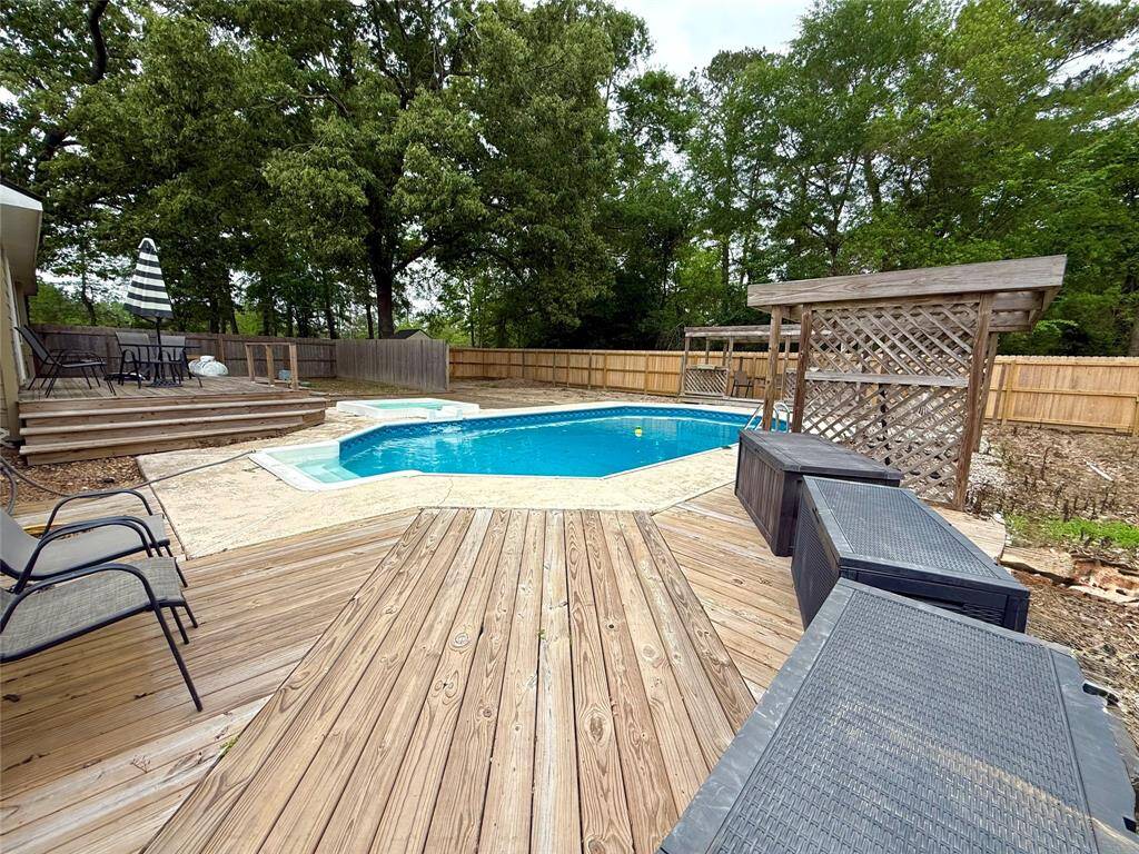 Pool completely fenced