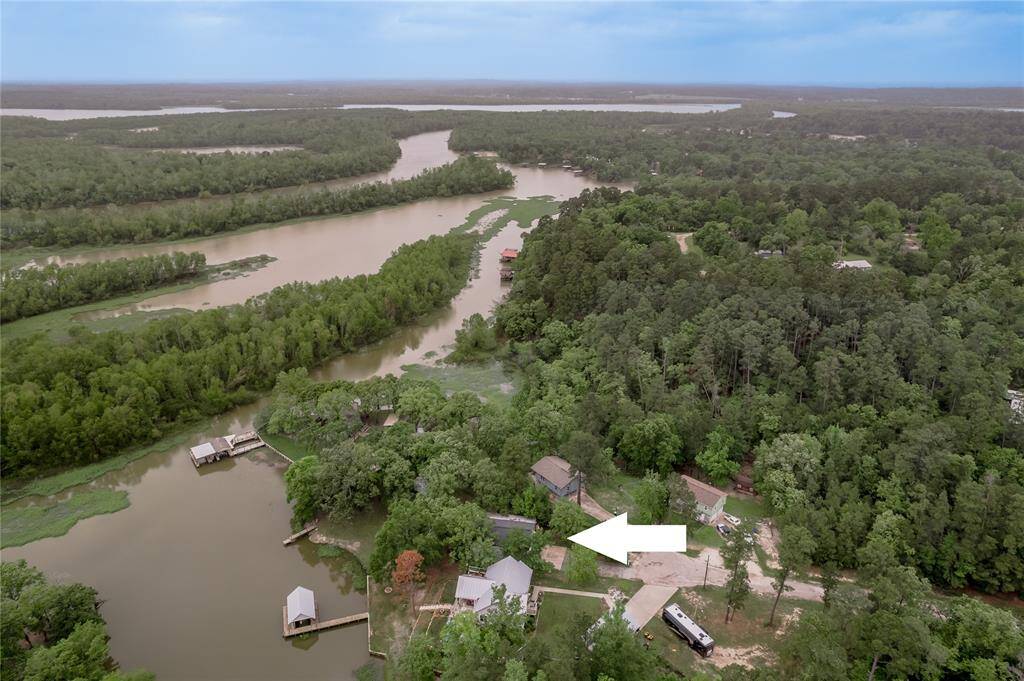 Location is everything. Plenty of good fishing and you can take your boat to Lake Livingston.