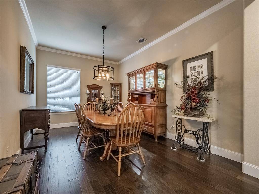 formal dining area
