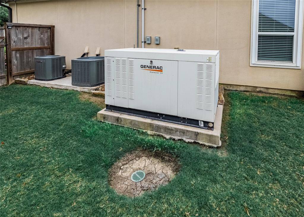 Full house gas generator takes about 5 seconds for it to come home great asset, double ac units with control zones