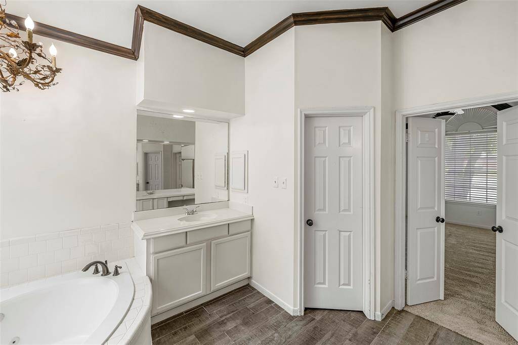 Separate vanities will make morning rush hour a breeze!