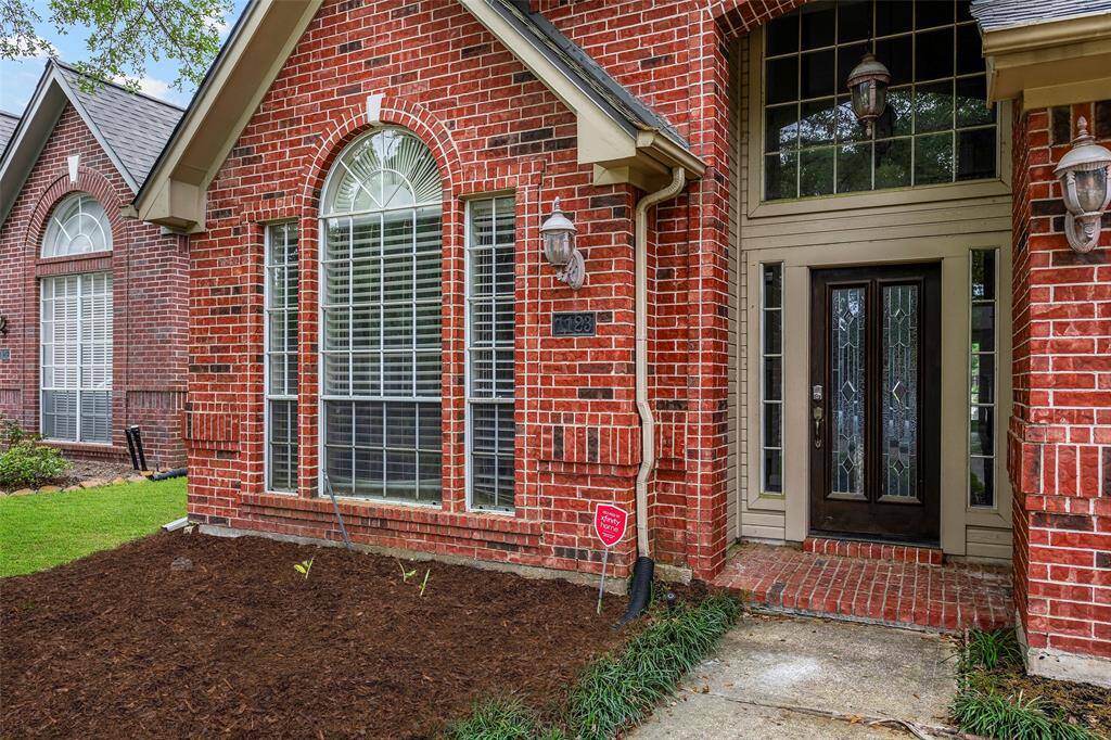 Freshly updated flowerbeds are awaiting your touch!