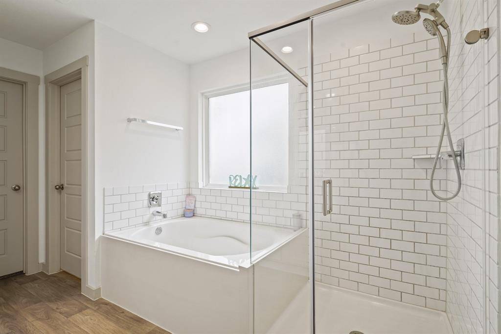 Large shower w/ separate tub