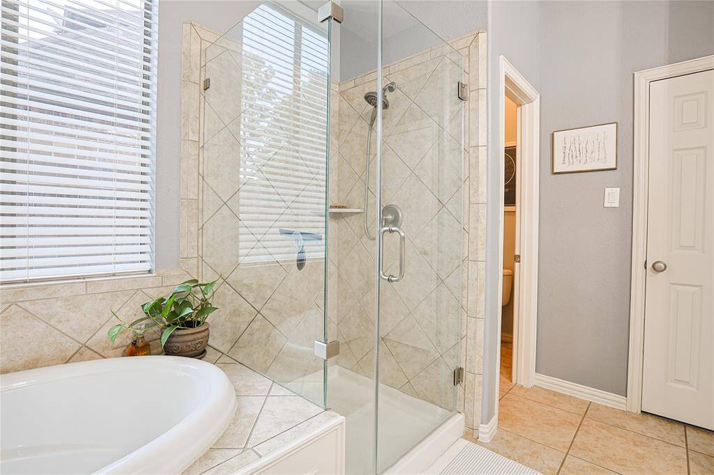 Timeless glass shower