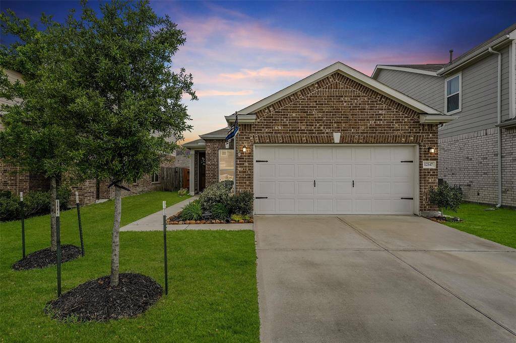 Located just a 10 minute walk from Centennial Elementary.  Comfort of a close-knit community- perfect for  families with young children.
