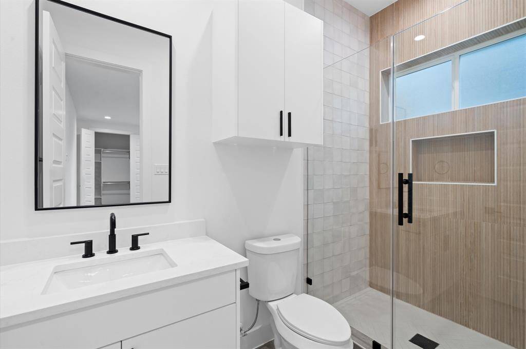 Secondary bathroom