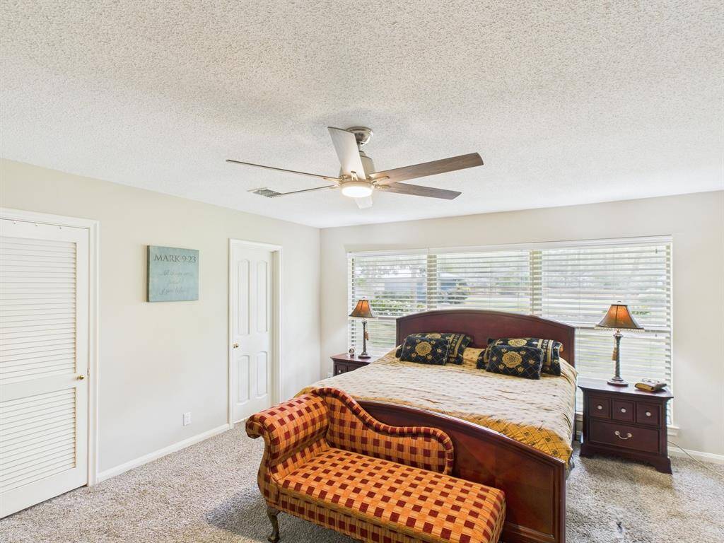 Primary Suite! with ensuite and walk in closet!