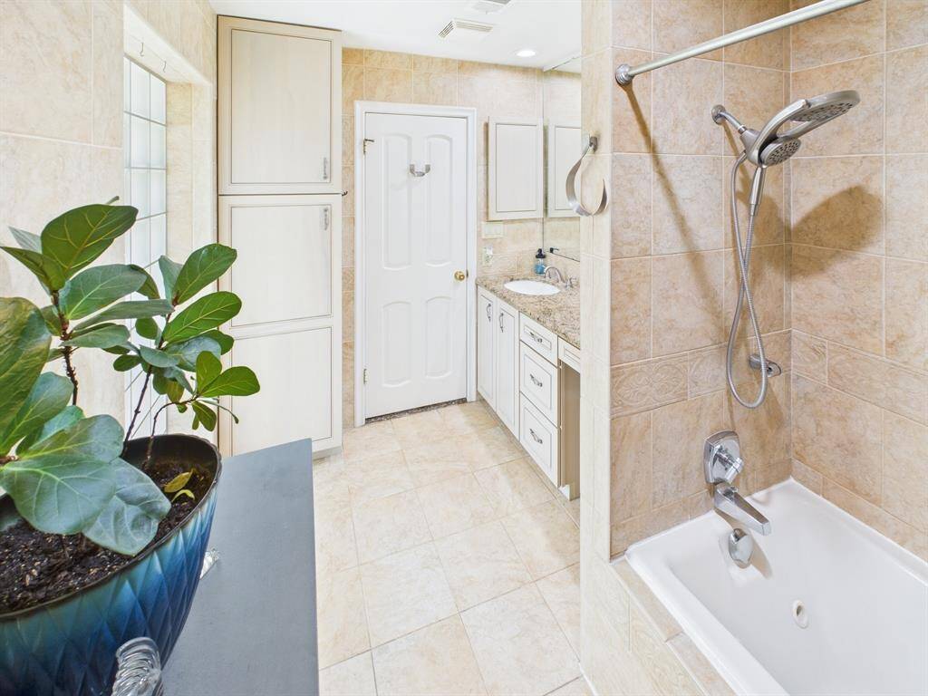 Primary bath