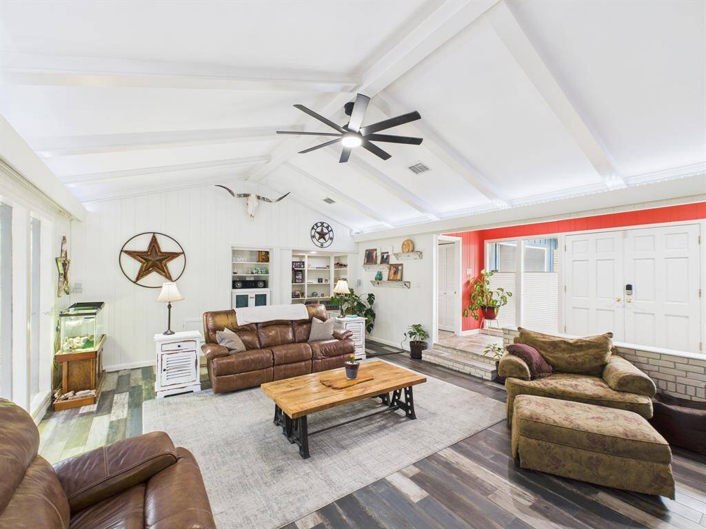 Oversized living room with built ins - and Vaulted ceilings!