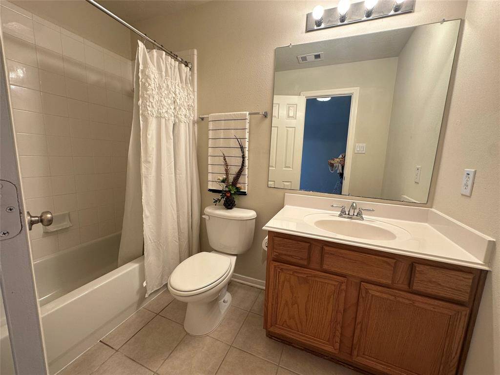 Second master bathroom upstairs