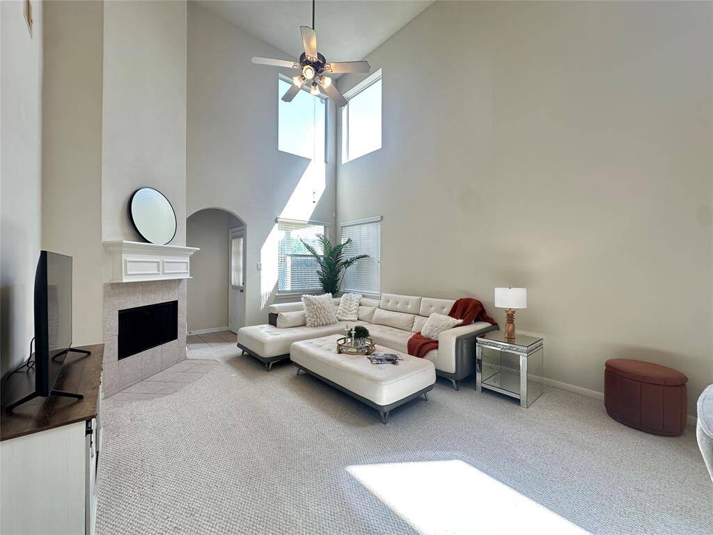Lovely & elegant 2 story home