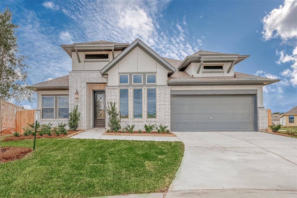 Welcome to 1343 Vinter Meadows Ln in Mandola Farms!