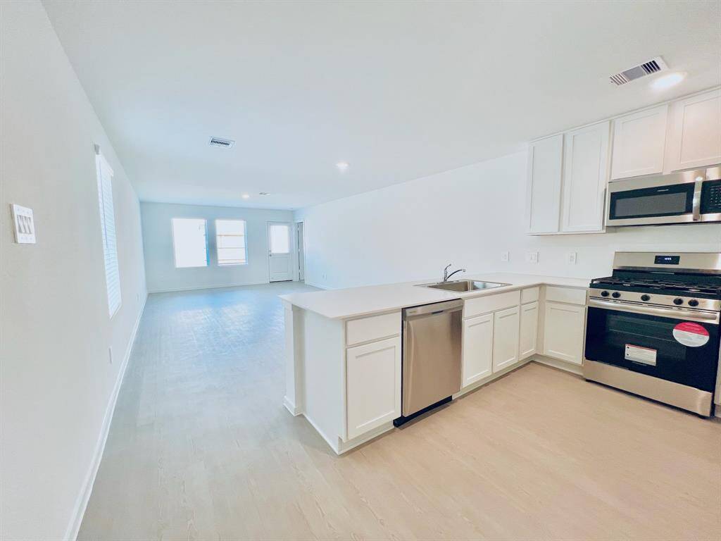 Kitchen Features Stainless Appliances